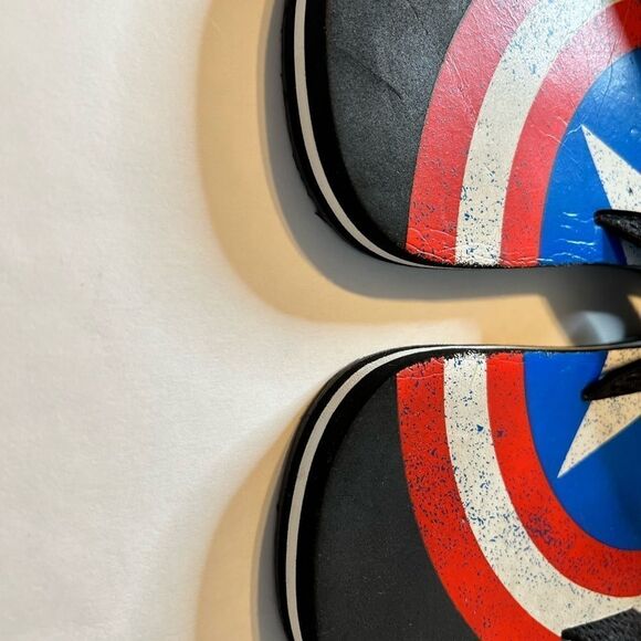 Captain America’s Flip Flops Size 11 - Picture 2 of 6